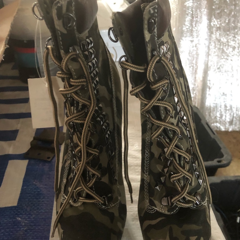 Camo platforms